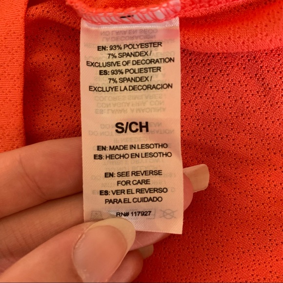 Bundle of two S workout tanks - Picture 7 of 8